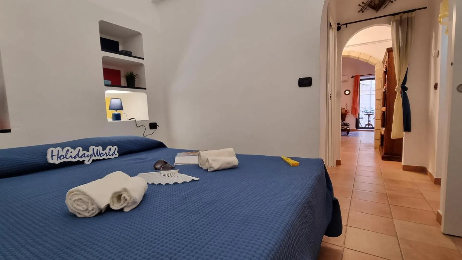 Theo'S House By Holiday World Cefalù Lejlighed